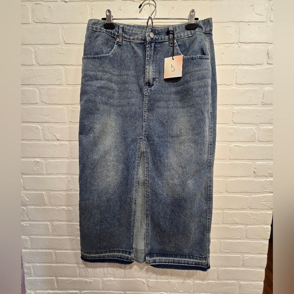 Blue Midi Skirt with Classic Style